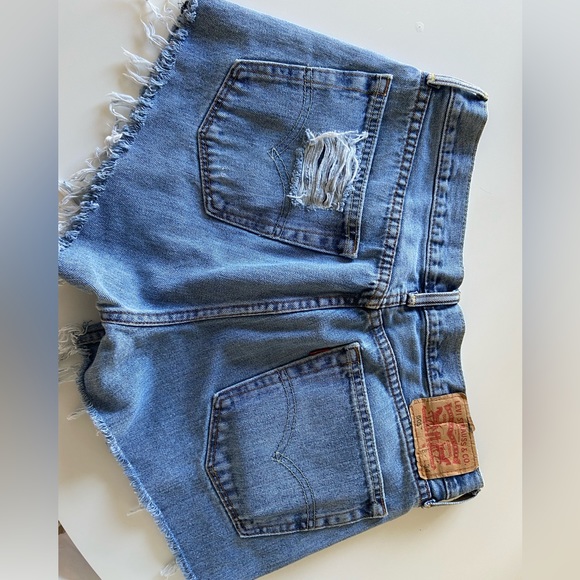 Levi’s denim shorts - Picture 2 of 2